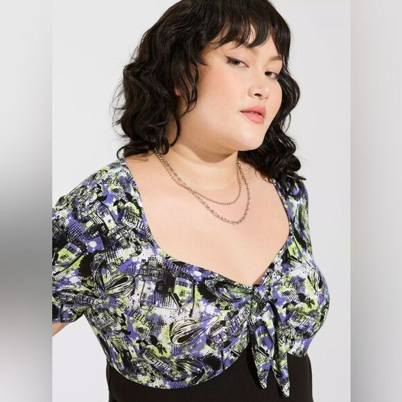 Torrid Beetlejuice Mansion Print Super Soft Tie Front V Neck Top Size 0 Large - Picture 7 of 7